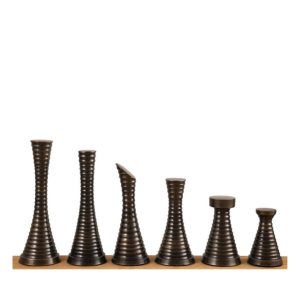 Piezas de ajedrez de metal de latón moderno
