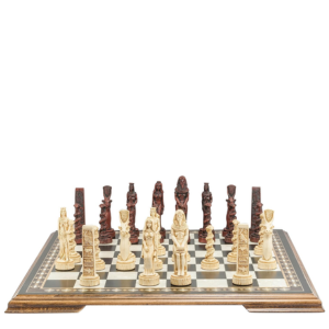 Juego de ajedrez egipcio borgoña y marfil